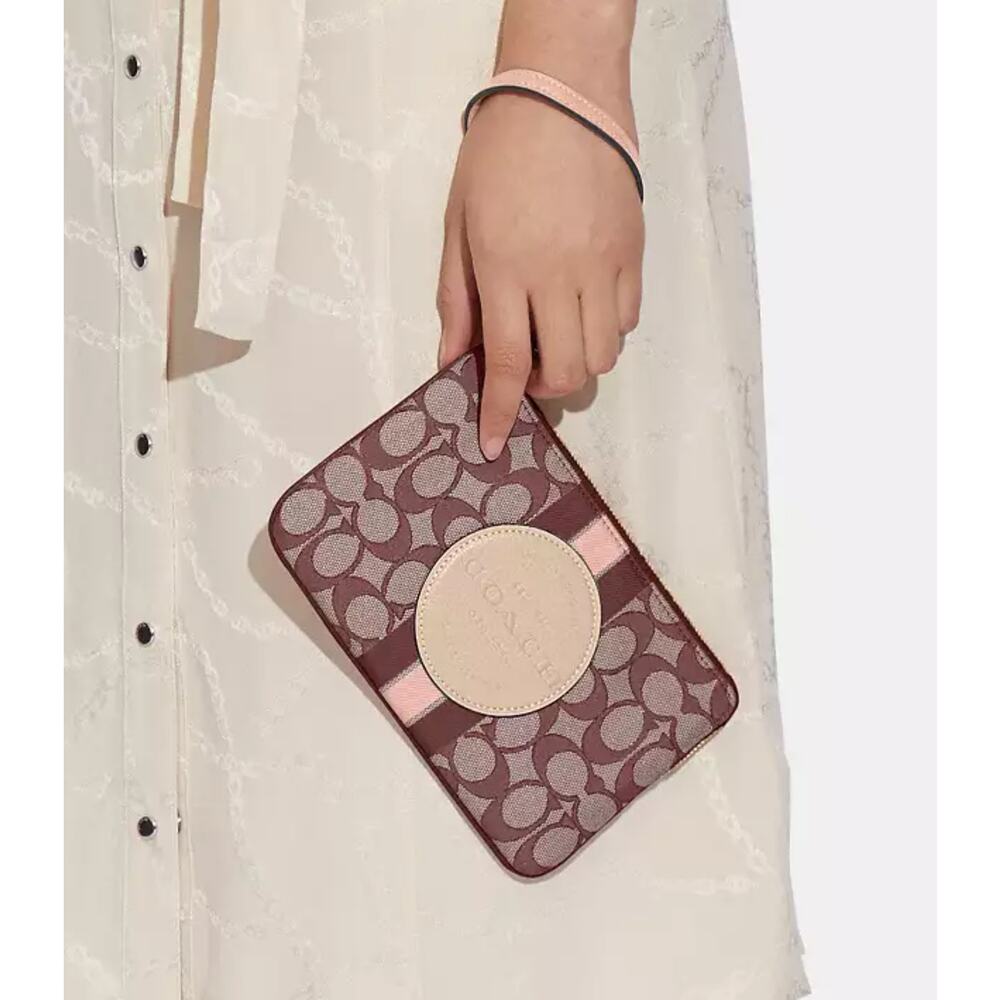 COACH DEMPSEY LARGE CORNER ZIP WRISTLET WALLET SIGNATURE JACQUARD COACH PATCH - Picture 3 of 7